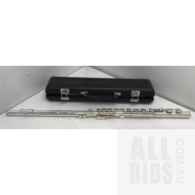 Yamaha @21 Silver Flute In Hard Carry Case