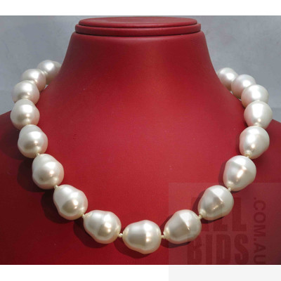 Very large Faux Pearl Necklace