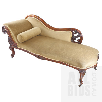 Good Victorian Mahogany Chaise Lounge with Gold Velvet Upholstery, Circa 1880