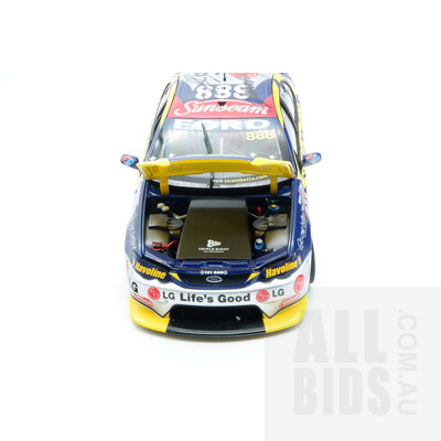 Classic Carlectables 2007 Craig Lowndes/Jamie Whincup Ford BF Falcon - 1:18 Scale Model Car With Signatures on Car