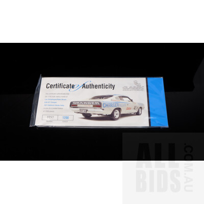 Classic Carlectables - 1971 Leo Geoghegan/Peter brown E38 R/T Dodge Charger - 1:18 Scale Model Car