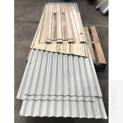 Galvanised Iron Roofing And Colourbond Roofing - Lot Of 15