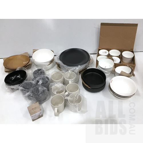 Assorted Lot of Tableware Including Cooper & Co, Salt & Peppers, Maxwell Williams and Casa Domani