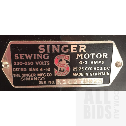 Vintage Singer BAK 4-12 Sewing Machine In Hard Carry Case