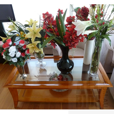 Ornate Coffee Table With Vases and Artificial Flowers