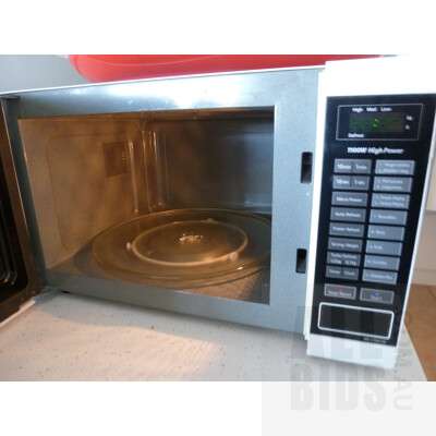 Panasonic 1100 Watt Inverter Microwave Oven