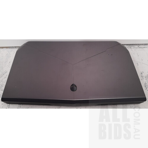 Alienware 15 R2 Intel Core i7 (6700HQ) 2.60GHz-3.50GHz 4-Core CPU Nvidia GeForce GTX980M 4K UHD Display 15.6-Inch Gaming Laptop