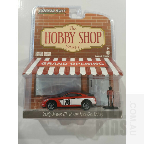 Greenlight Hobby Shop S1 2015 Nissan GT-R with Race Driver 1:64 Scale Model Car