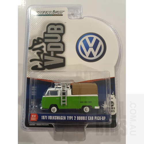 Greenlight Club V-Dub 1971 Volkswagen Type 2 Double Cab Pickup Green 1:64 Scale Model Car