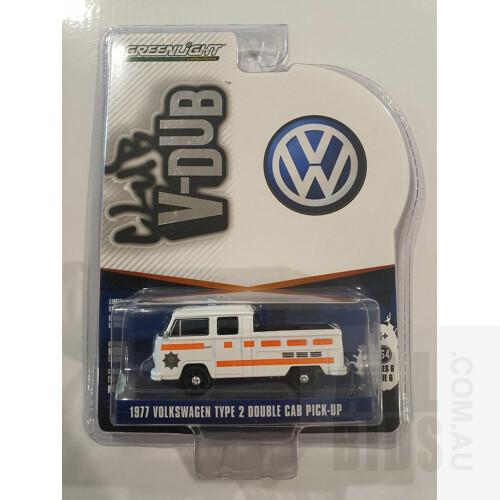 Greenlight Club V-Dub 1977 Volkswagen Type 2 Double Cab Police 1:64 Scale Model