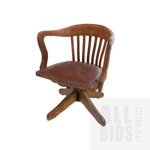 Antique Beech and Leatherette Upholstered Adjustable 'Captains' Chair, Early 20th Century