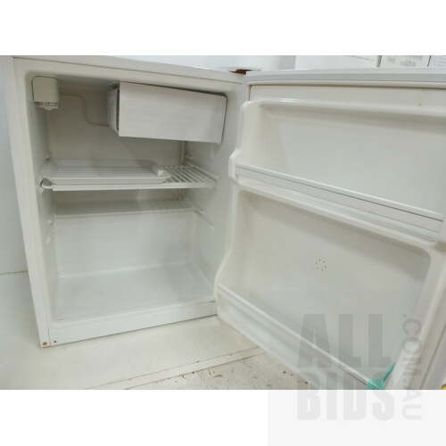 Lemair 85 Litre Bar Fridge