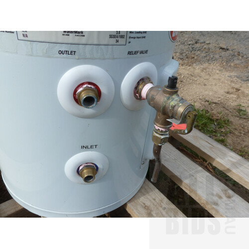 DUX Proflo 31 Litre Hot Water Unit
