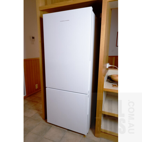 Fisher and Paykel Model RF4422BLPW6 Refrigerator
