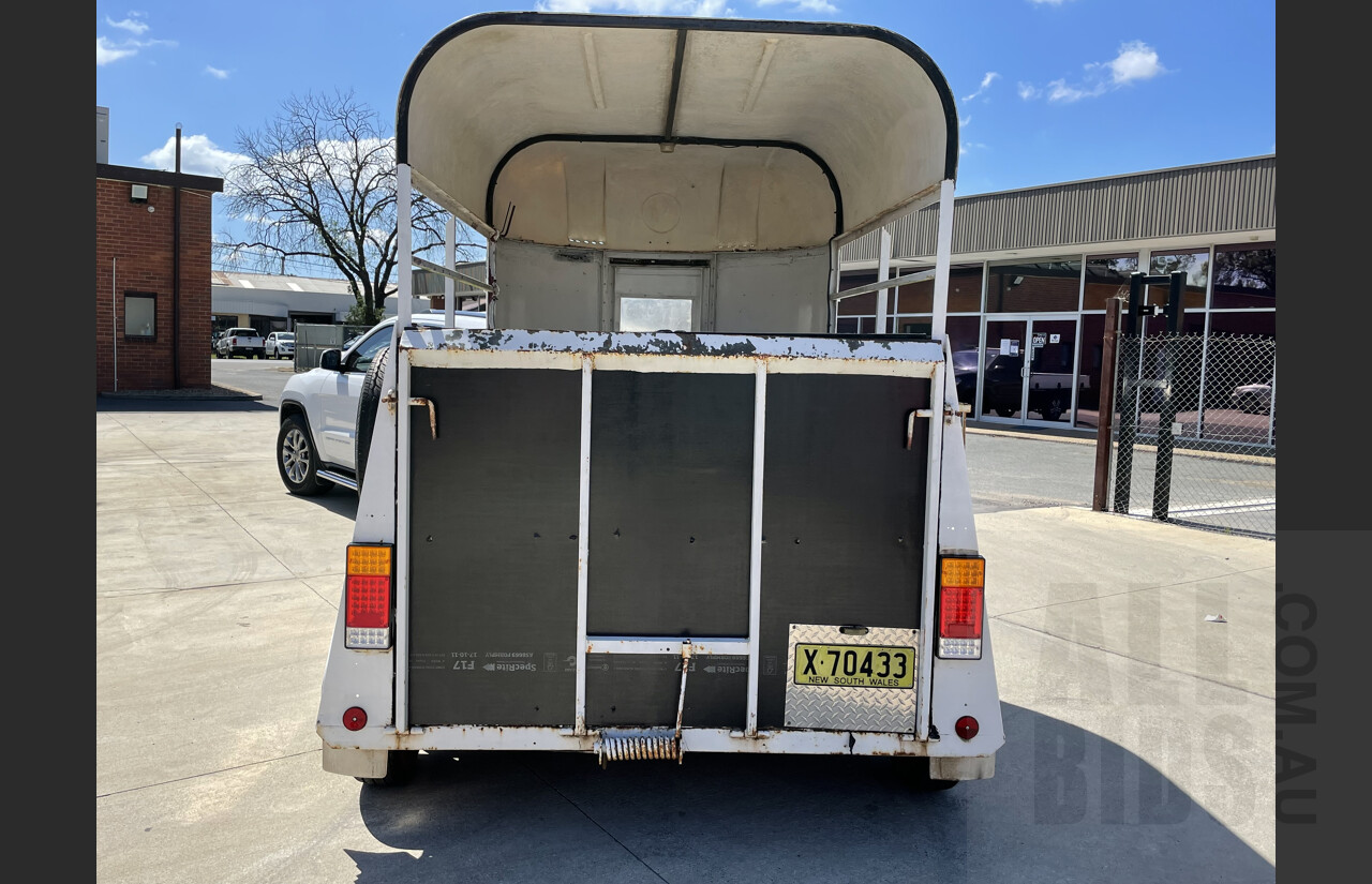 1975 Kara Kar Dual Axle Horse Float