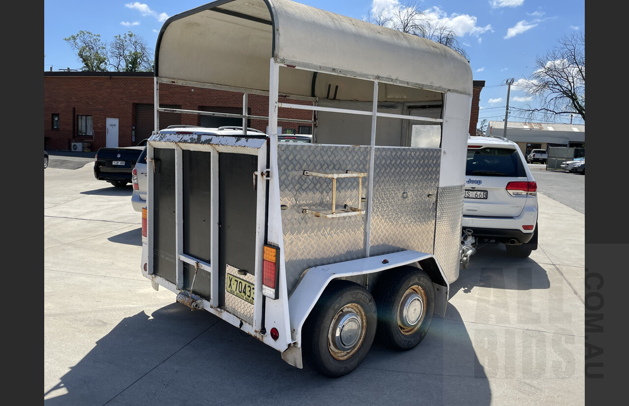 1975 Kara Kar Dual Axle Horse Float