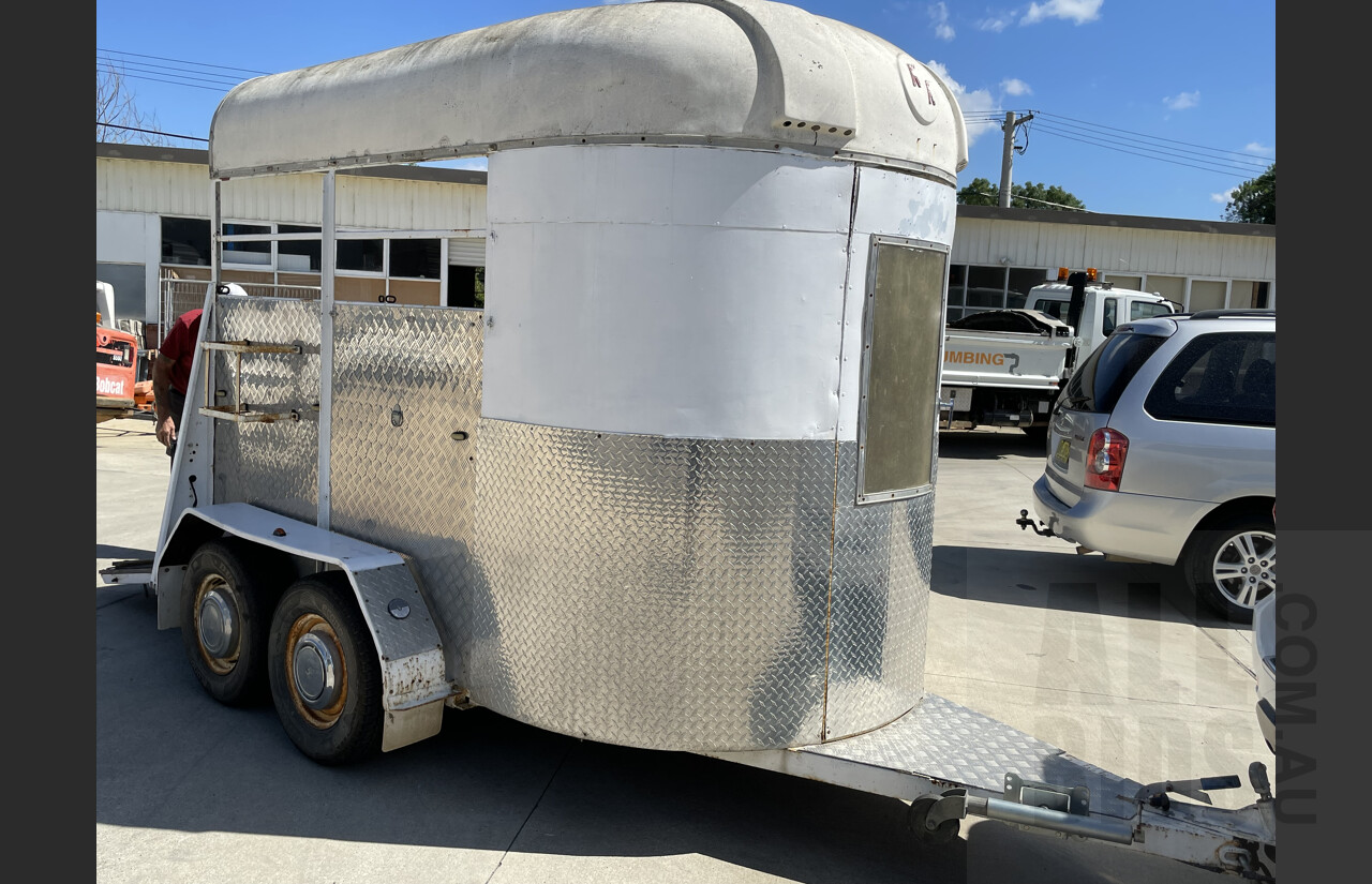 1975 Kara Kar Dual Axle Horse Float