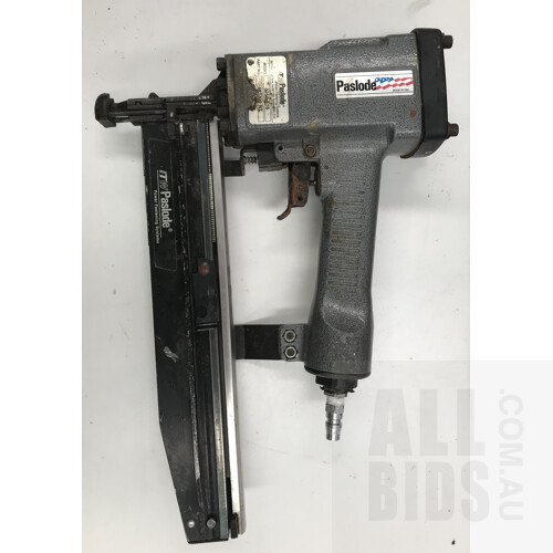 Paslode 3250-F16 Pneumatic Nail Gun