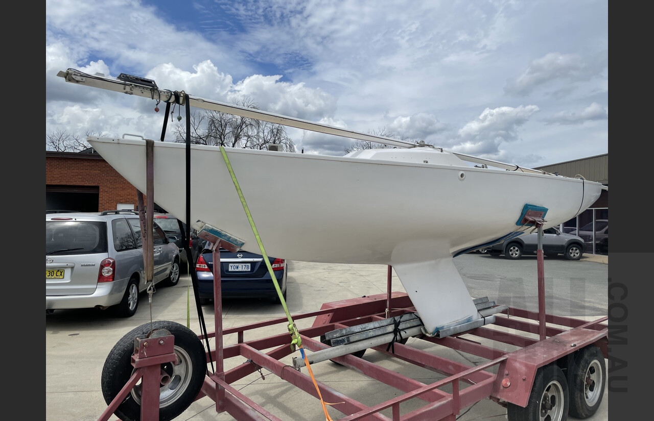 International Yngling - Racing keelboat with trailer