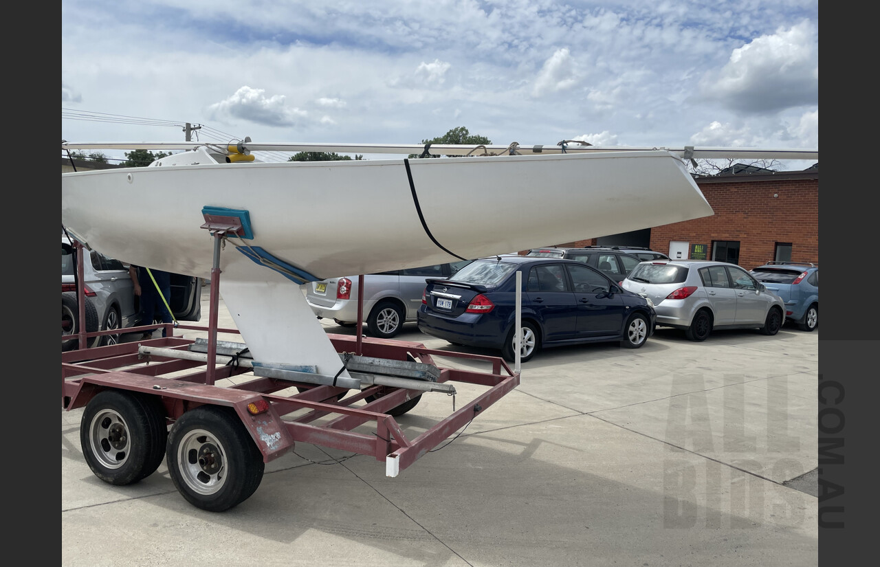 International Yngling - Racing keelboat with trailer