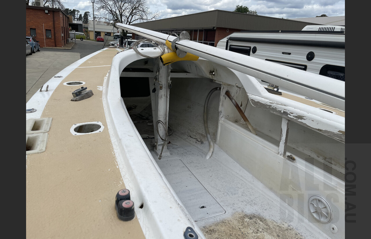 International Yngling - Racing keelboat with trailer