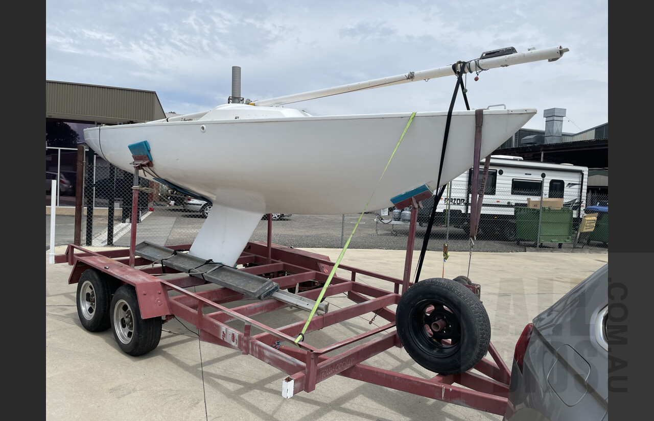 International Yngling - Racing keelboat with trailer
