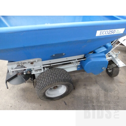 Ecolawn ECO250 Self Propelled Top Dressing Spreader