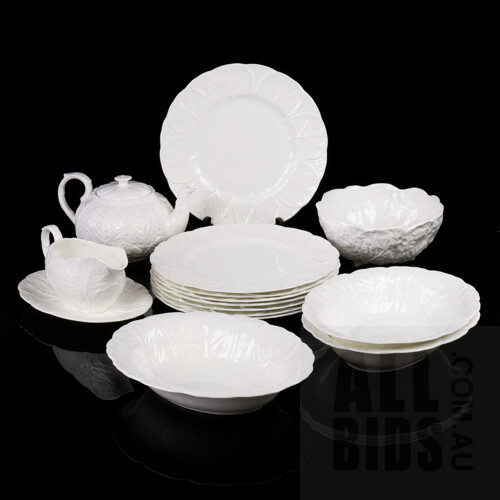 Extensive Wedgwood Country Ware Dinner Service, 58 Pieces