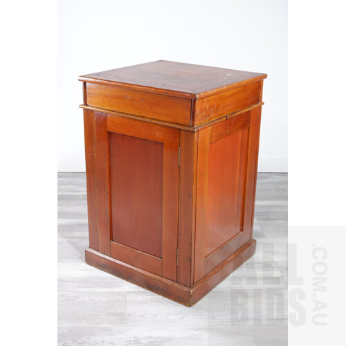 Antique Australian Cedar Wash Stand, Ex Old Parliament House, by Repute