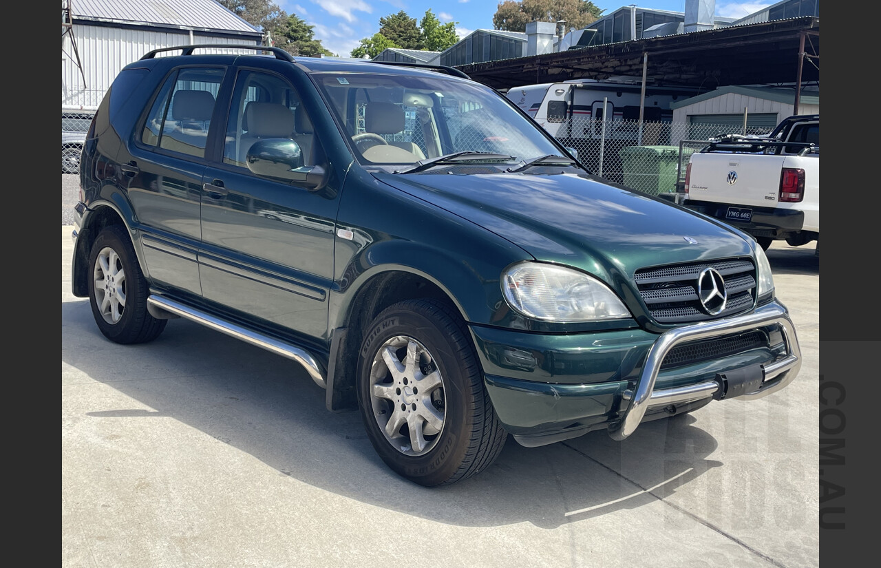 2/2000 Mercedes-Benz ML430 (4x4) 4d Wagon Green 4.3L