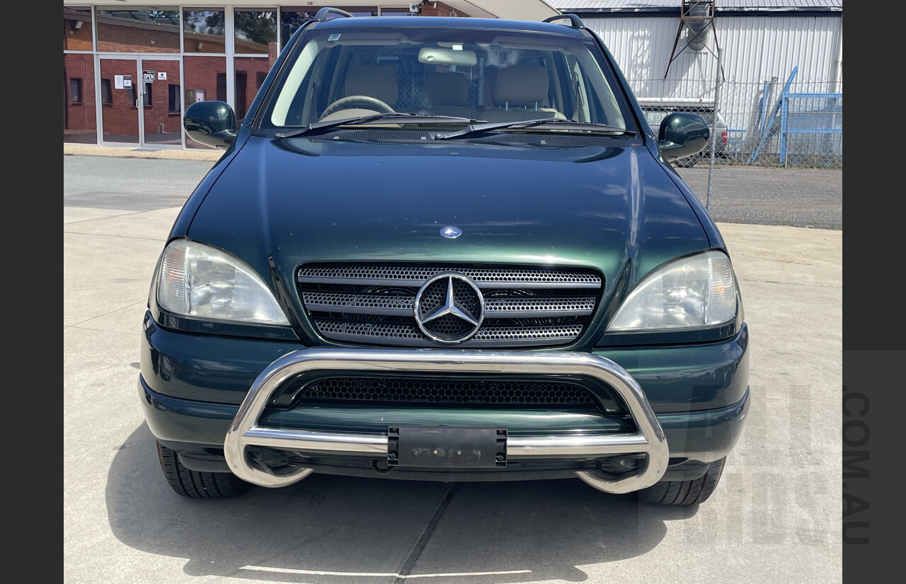 2/2000 Mercedes-Benz ML430 (4x4) 4d Wagon Green 4.3L