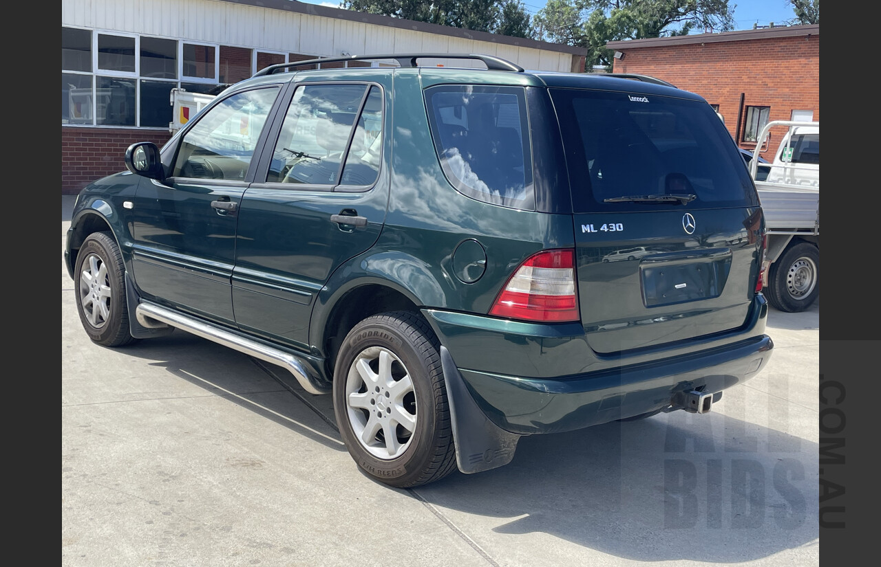 2/2000 Mercedes-Benz ML430 (4x4) 4d Wagon Green 4.3L