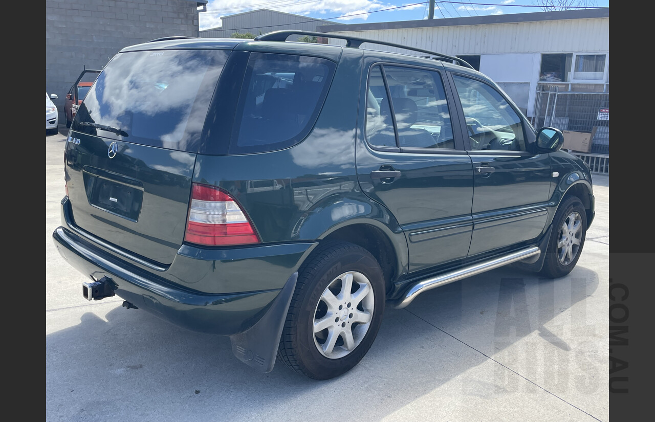 2/2000 Mercedes-Benz ML430 (4x4) 4d Wagon Green 4.3L