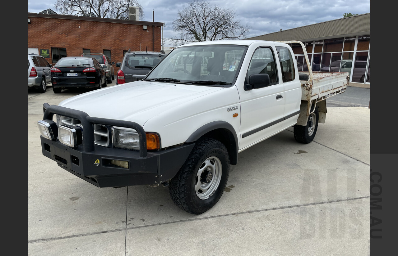 5/2000 Ford Courier XL (4x4) PE Super C/chas White 2.5L