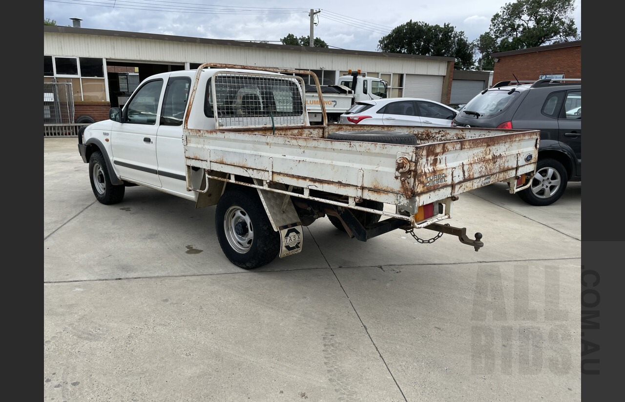 5/2000 Ford Courier XL (4x4) PE Super C/chas White 2.5L