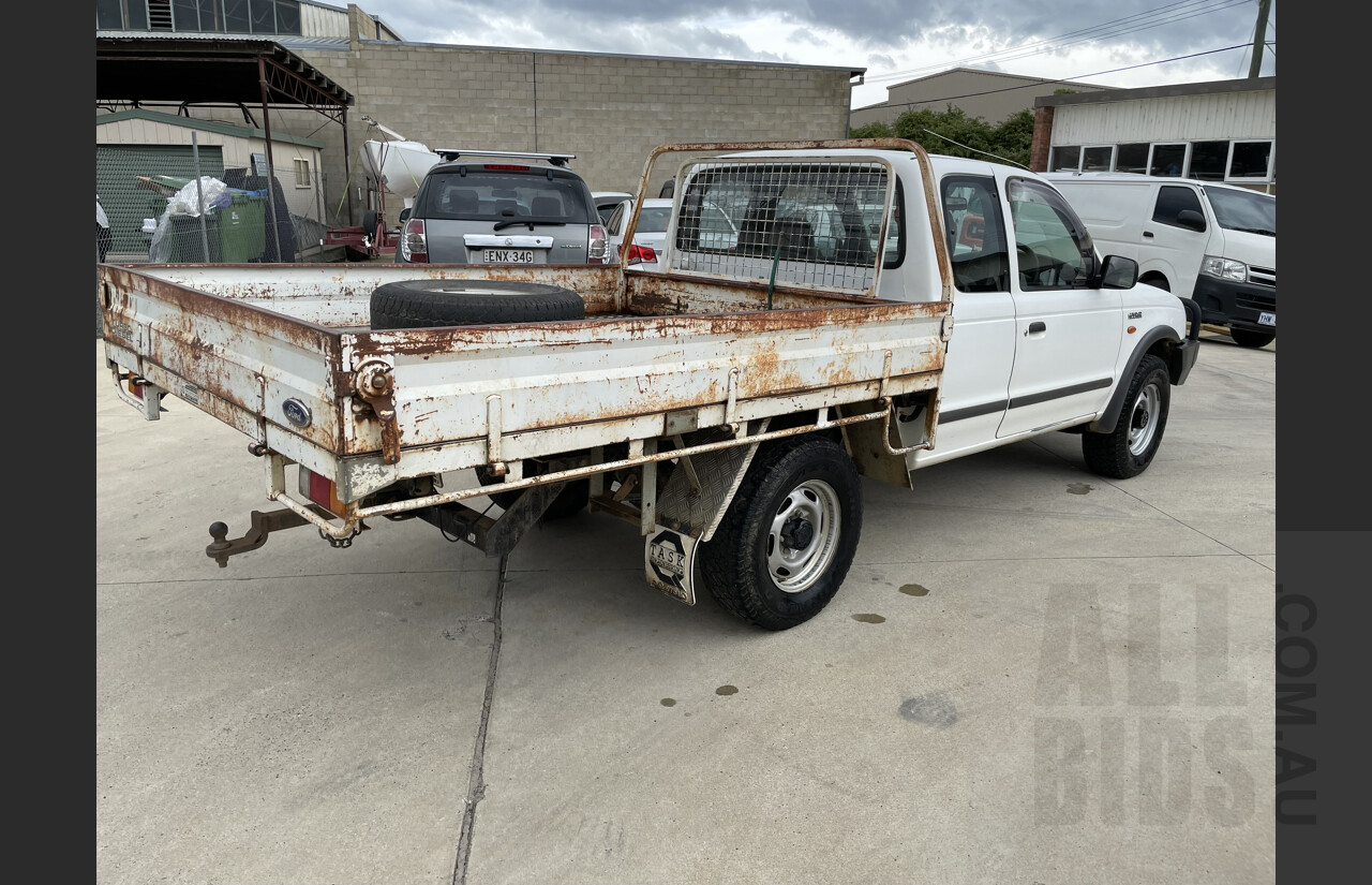 5/2000 Ford Courier XL (4x4) PE Super C/chas White 2.5L