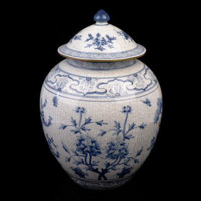 Chinese Porcelain Crackle Glazed Blue and White Lidded Ginger Jar