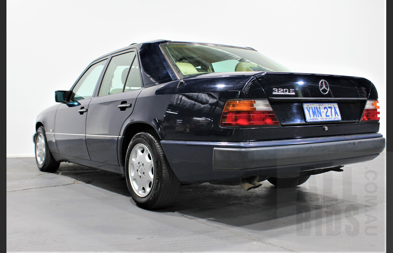 1/1993 Mercedes-Benz E320 Sportline W124 4d Sedan Blue 3.2L