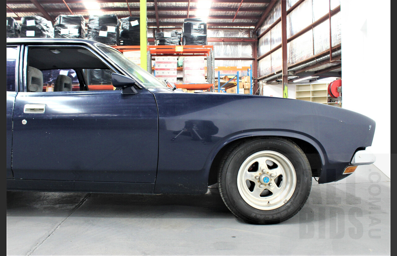 4/1976 Ford Falcon XB 4d Sedan Blue 5.8L 351 V8