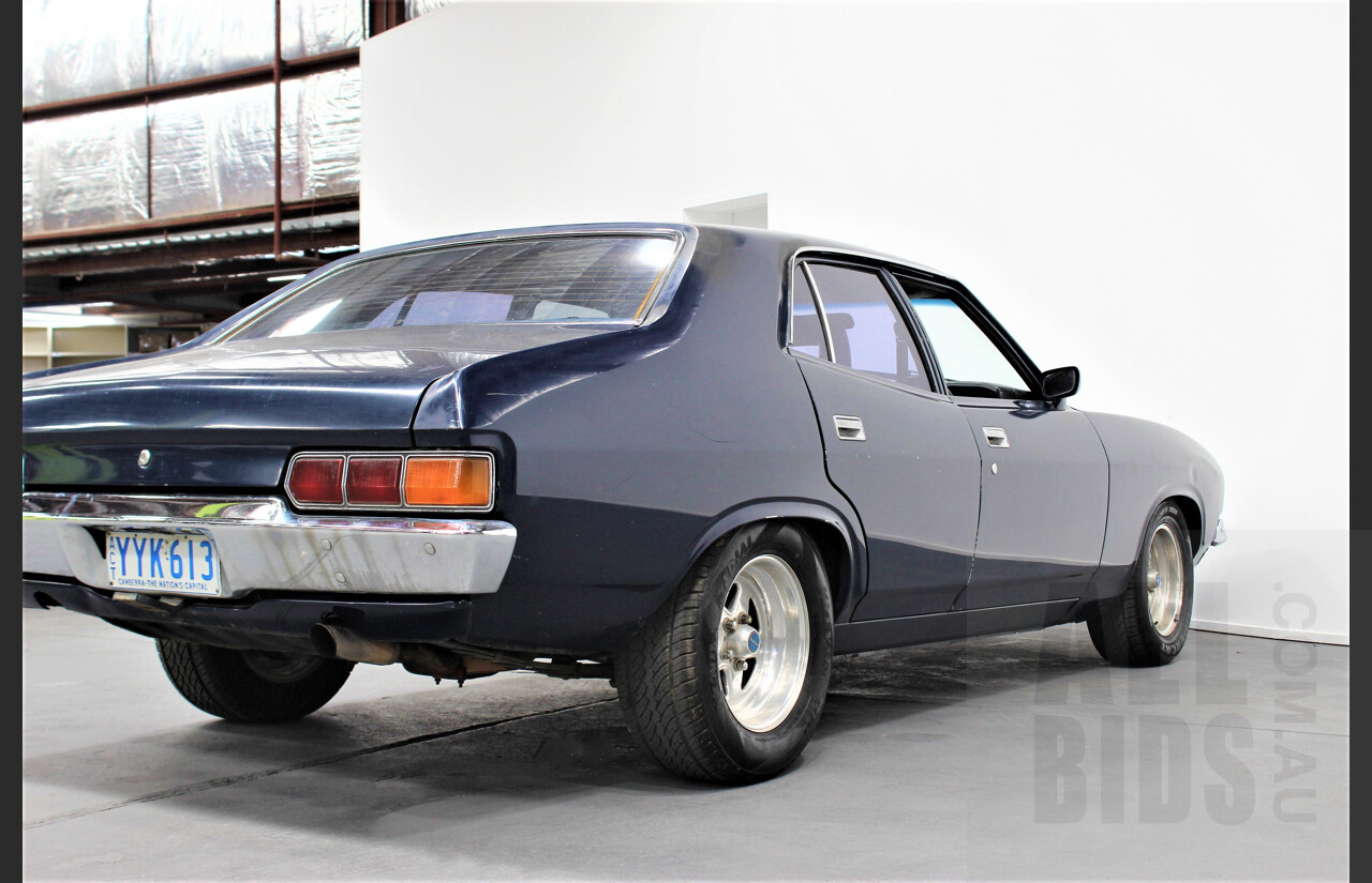 4/1976 Ford Falcon XB 4d Sedan Blue 5.8L 351 V8