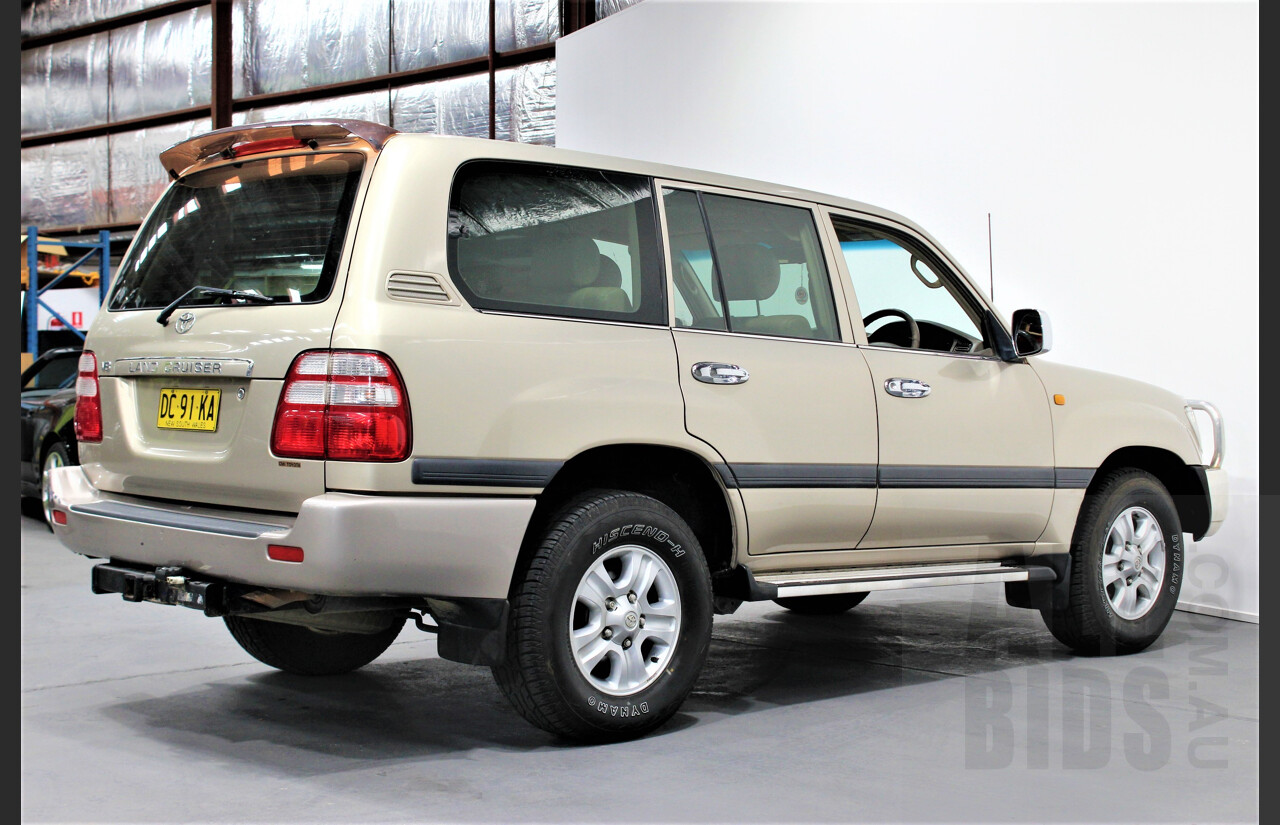 5/2004 Toyota Landcruiser GXL (4x4) UZJ100R 4d Wagon Gold 4.7L V8