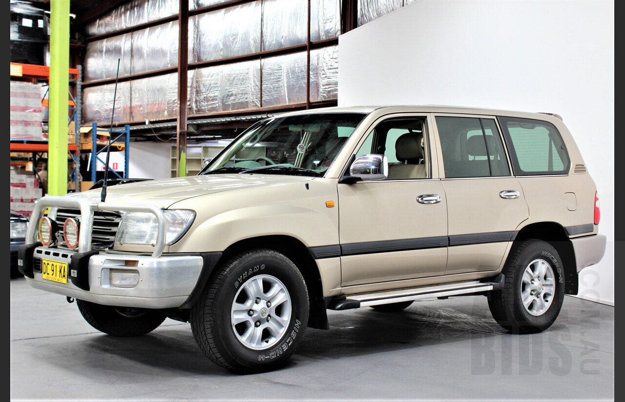 5/2004 Toyota Landcruiser GXL (4x4) UZJ100R 4d Wagon Gold 4.7L V8