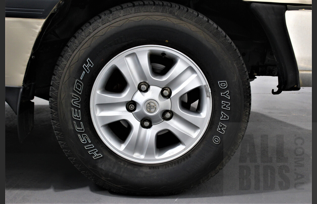 5/2004 Toyota Landcruiser GXL (4x4) UZJ100R 4d Wagon Gold 4.7L V8