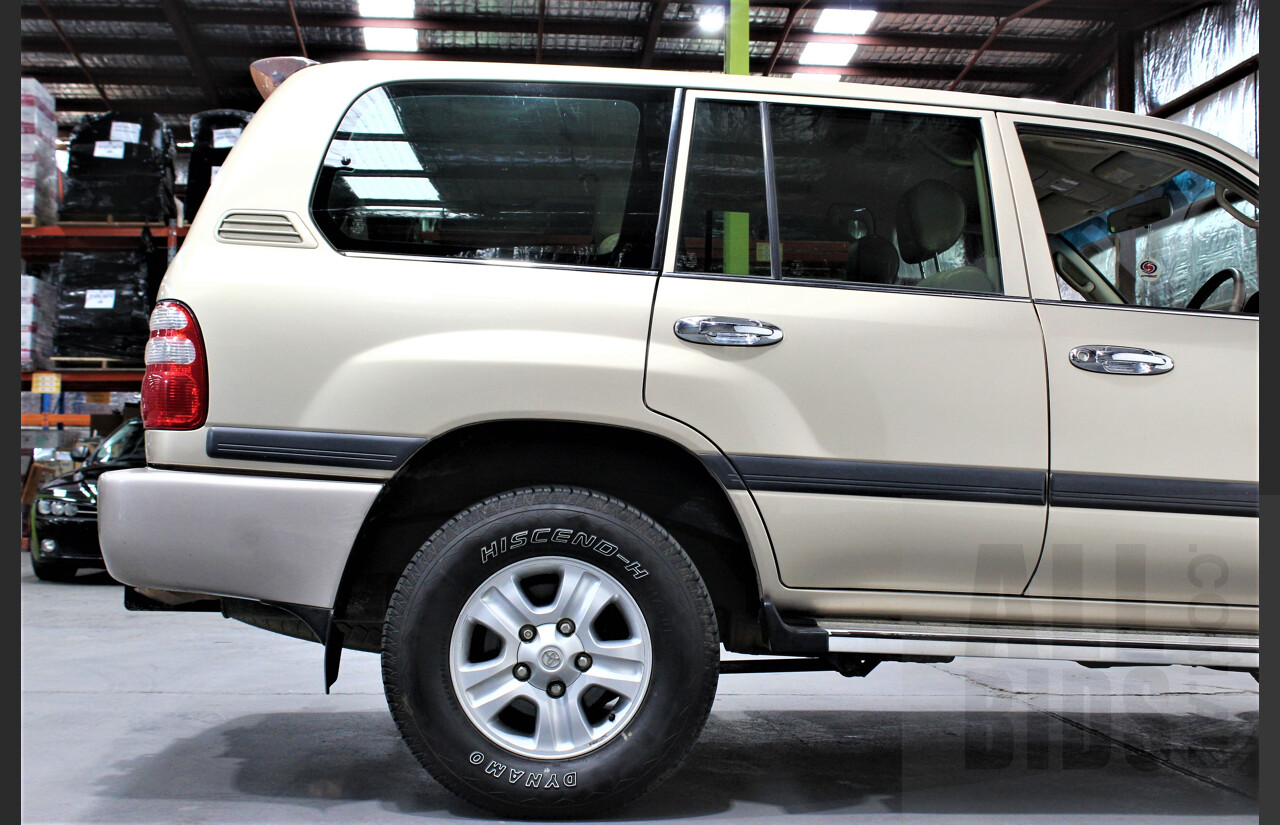 5/2004 Toyota Landcruiser GXL (4x4) UZJ100R 4d Wagon Gold 4.7L V8