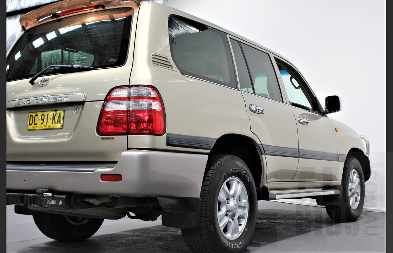 5/2004 Toyota Landcruiser GXL (4x4) UZJ100R 4d Wagon Gold 4.7L V8