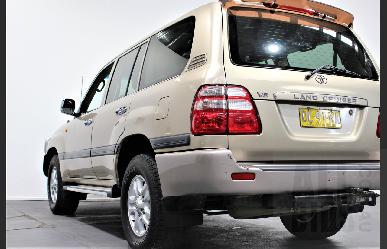 5/2004 Toyota Landcruiser GXL (4x4) UZJ100R 4d Wagon Gold 4.7L V8