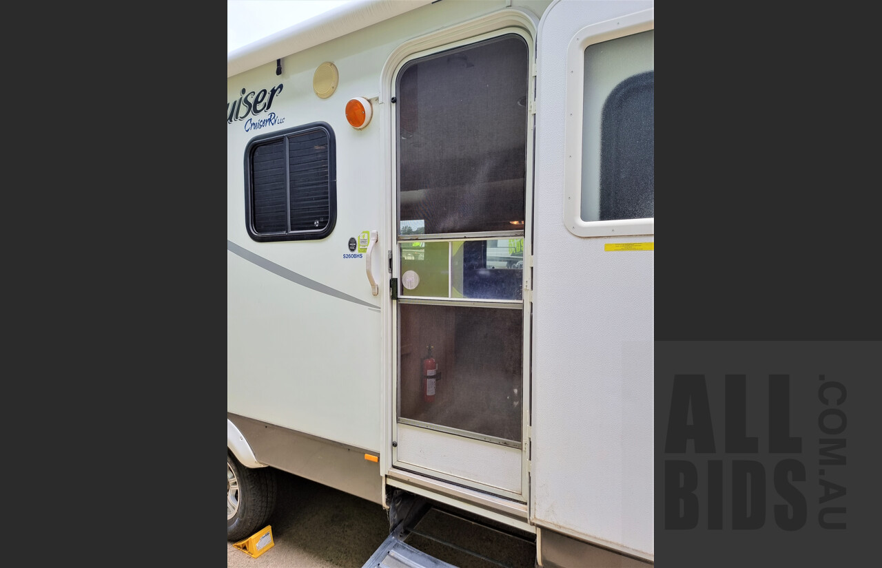 09/2012 Cruiser RV Shadow Cruiser 160BHS 28ft Twin Axle Caravan VIN: 5RXTD2628D1026106