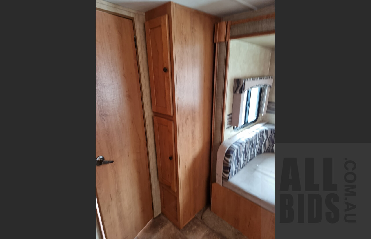 09/2012 Cruiser RV Shadow Cruiser 160BHS 28ft Twin Axle Caravan VIN: 5RXTD2628D1026106