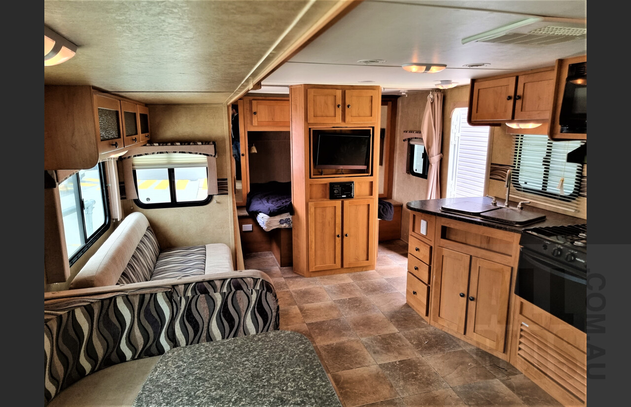 09/2012 Cruiser RV Shadow Cruiser 160BHS 28ft Twin Axle Caravan VIN: 5RXTD2628D1026106
