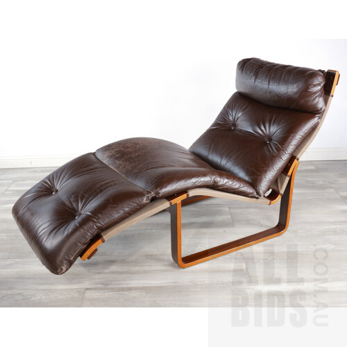 Tessa T8 Tan Leather Upholstered Chaise Lounge Chair, Designed by Fred Lowen